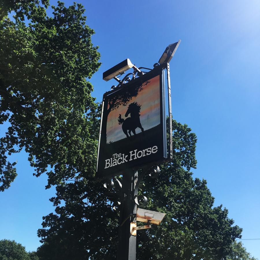 The Black Horse At Ireland Shefford Extérieur photo
